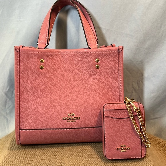 Coach Handbags - 🎄🎁Coach NWT crossbody purse and card/ID holder